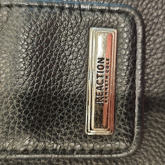 Kenneth Cole Reaction Black Wallet - Picture 3 of 6